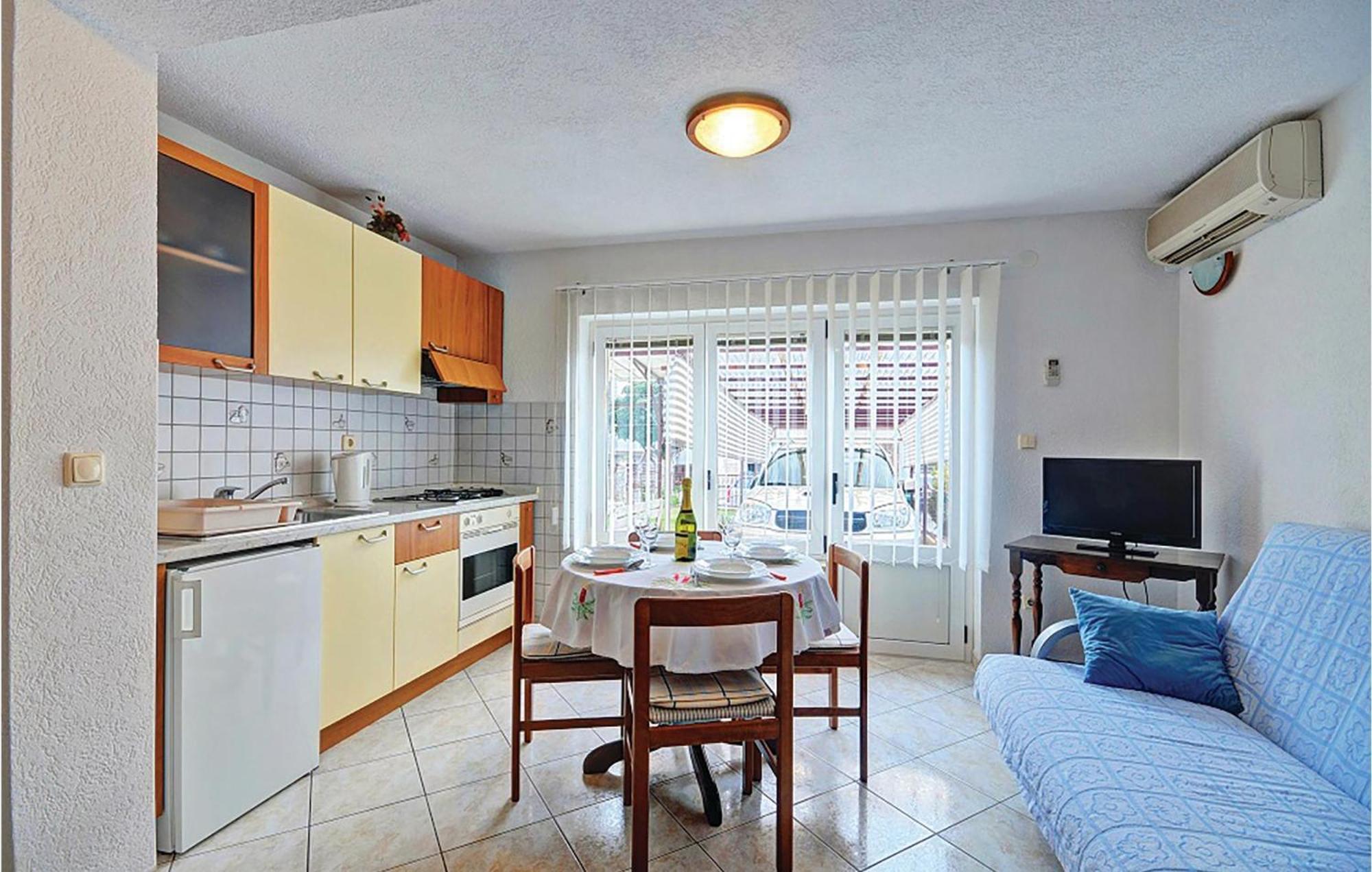 Апартаменты Beautiful In With Kitchen *